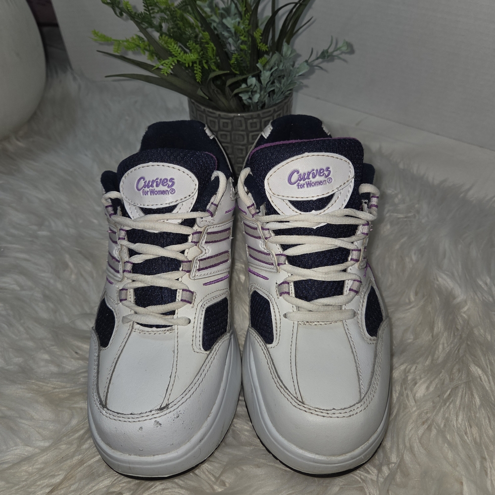 Curves For Women's White and Purple Sneaker Shoes, Size 8 - Picture 2 of 8